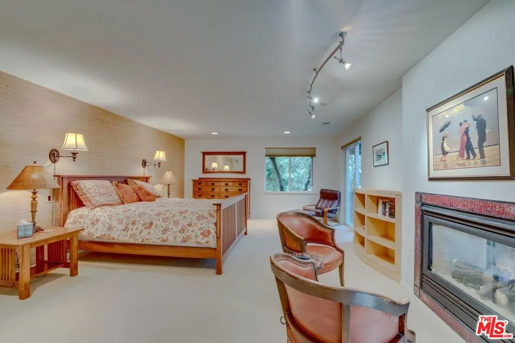 Cambria, California 93428, United States, 3 Bedrooms Bedrooms, ,3 BathroomsBathrooms,Residential,Pending,44759