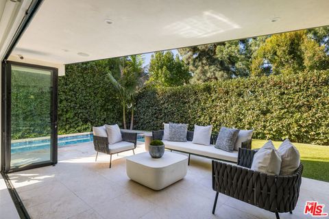 A home in Studio City