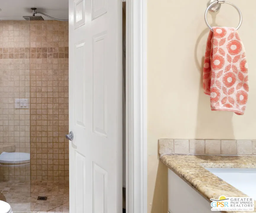 Palm Springs, California 92264, United States, 2 Bedrooms Bedrooms, ,2 BathroomsBathrooms,Residential,Pending,47423