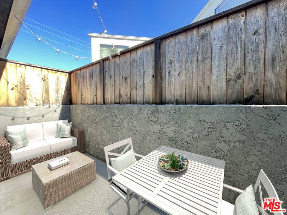 1807 Oak Street