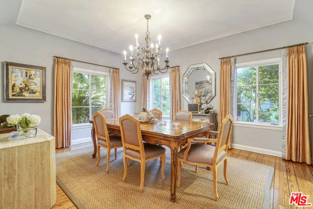 Los Angeles, California 90024, United States, 5 Bedrooms Bedrooms, ,4 BathroomsBathrooms,Residential,Pending,33810