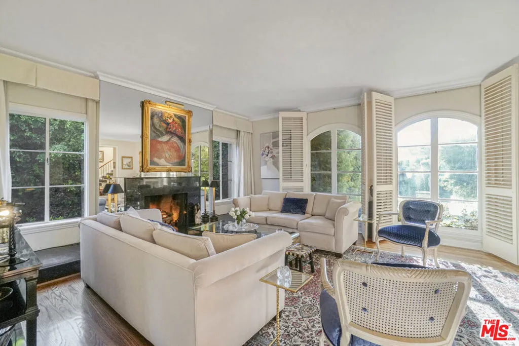 Los Angeles, California 90024, United States, 5 Bedrooms Bedrooms, ,4 BathroomsBathrooms,Residential,Pending,33810