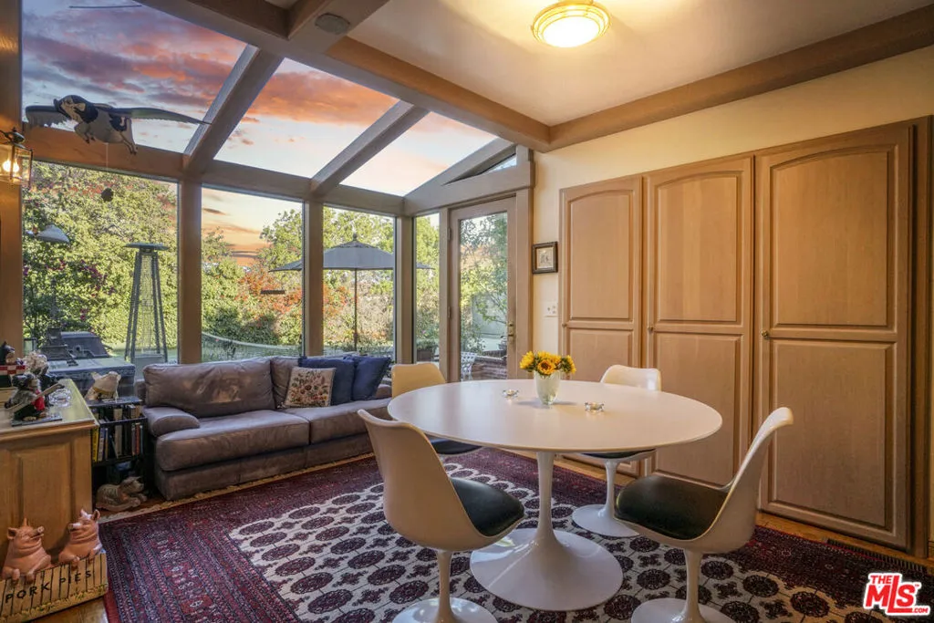 Los Angeles, California 90024, United States, 5 Bedrooms Bedrooms, ,4 BathroomsBathrooms,Residential,Pending,33810