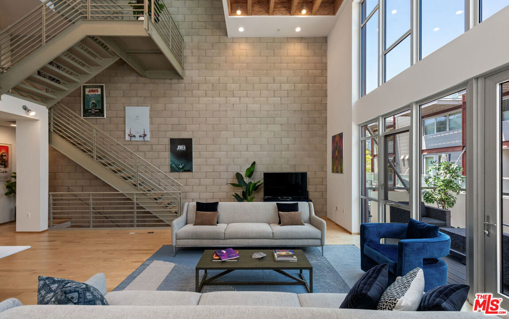 Properties 2 3450 Cahuenga Boulevard 410