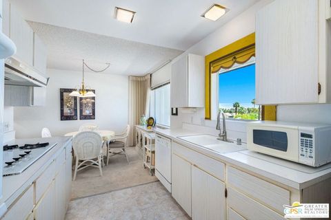 Condominium in Palm Springs CA 2393 Skyview Drive 15.jpg