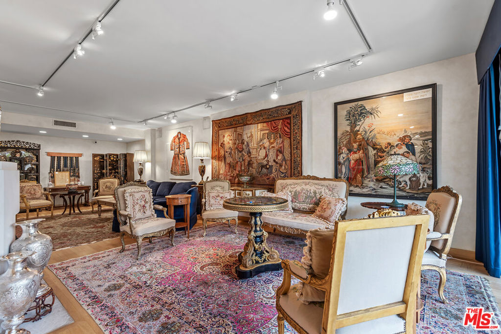 Properties 4 325 N Oakhurst Drive 300