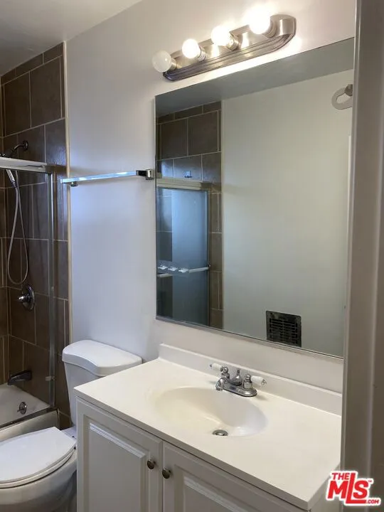 Los Angeles, California 90025, United States, 1 Bedroom Bedrooms, ,1 BathroomBathrooms,Residential,Active,108162