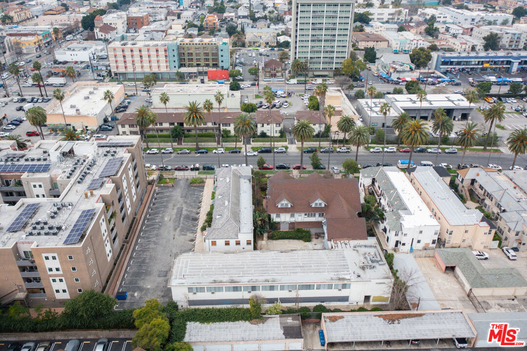 Properties 1 1216 Menlo Avenue