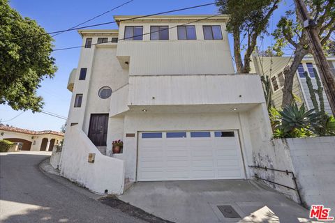 A home in Woodland Hills