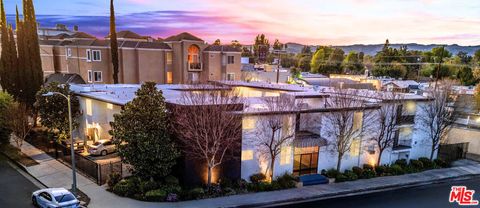 5201 Rigoletto Street Woodland Hills CA 91364