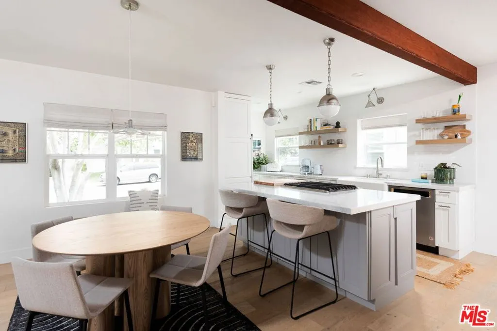 Los Angeles, California 90045, United States, 3 Bedrooms Bedrooms, ,2 BathroomsBathrooms,Residential,Active,114594