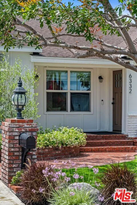 Los Angeles, California 90045, United States, 3 Bedrooms Bedrooms, ,2 BathroomsBathrooms,Residential,Active,114594