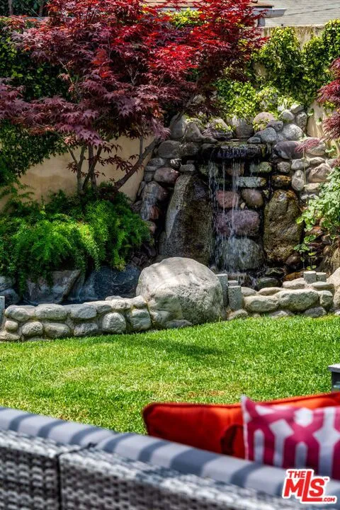 Los Angeles, California 90045, United States, 3 Bedrooms Bedrooms, ,2 BathroomsBathrooms,Residential,Active,114594