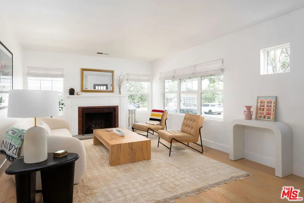 Los Angeles, California 90045, United States, 3 Bedrooms Bedrooms, ,2 BathroomsBathrooms,Residential,Active,114594