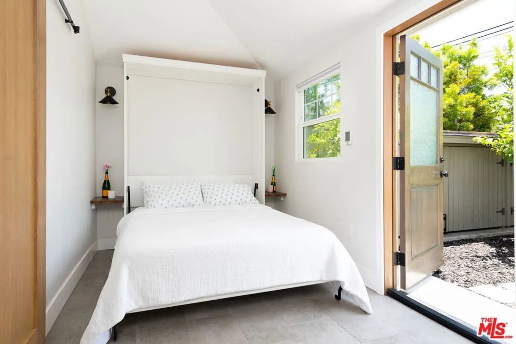 Los Angeles, California 90045, United States, 3 Bedrooms Bedrooms, ,2 BathroomsBathrooms,Residential,Active,114594