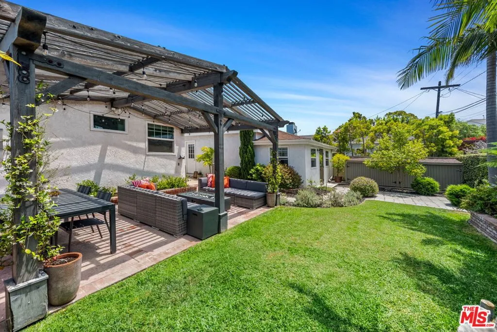 Los Angeles, California 90045, United States, 3 Bedrooms Bedrooms, ,2 BathroomsBathrooms,Residential,Active,114594