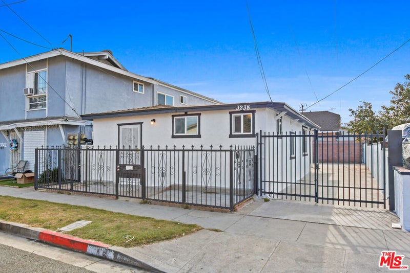 3238 Hill Street