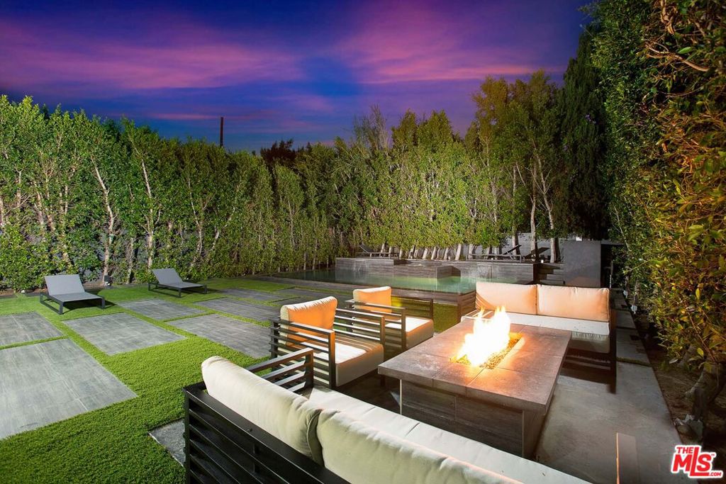 Properties 3 630 N Martel Avenue