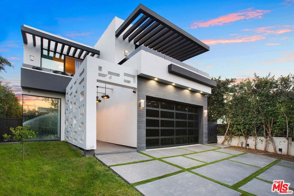 Properties 1 630 N Martel Avenue