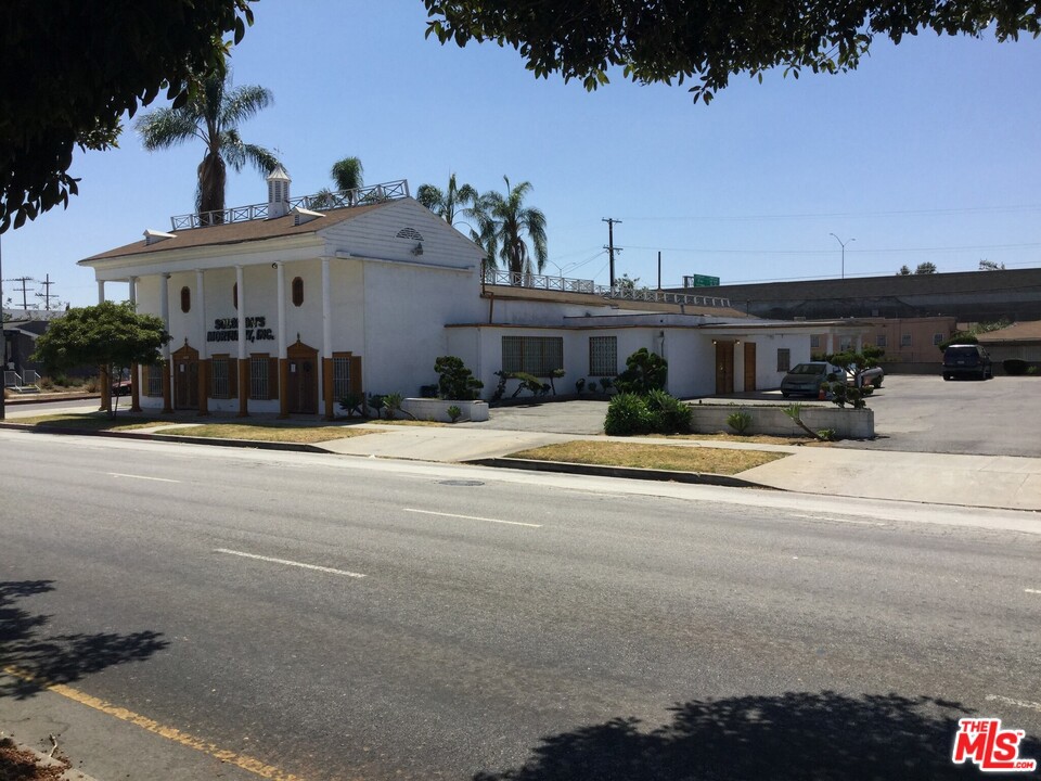 10625 Broadway