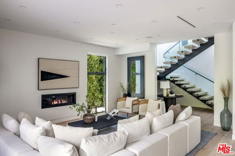 A home in Studio City