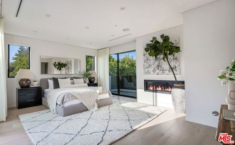 A home in Studio City