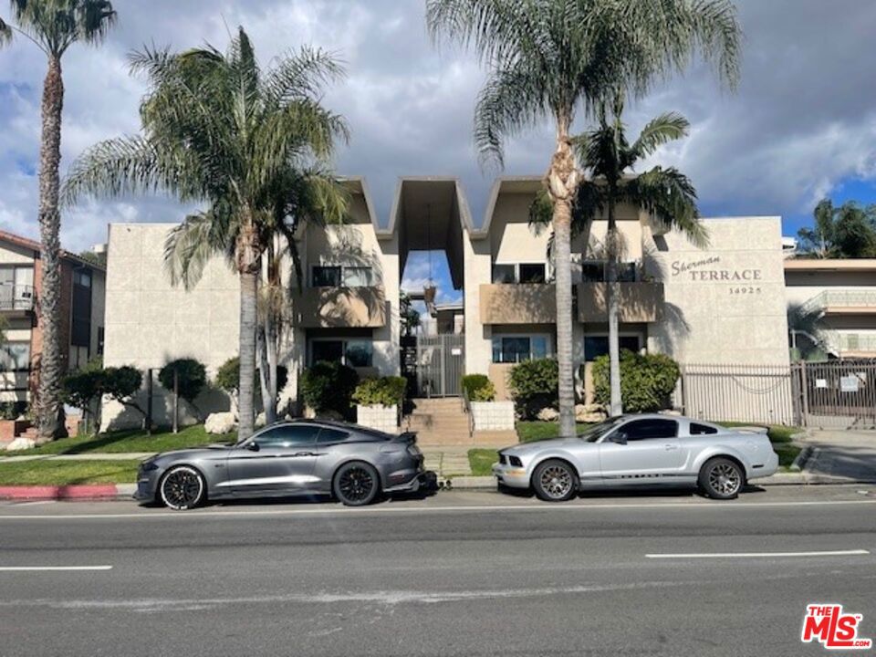 Properties 1 14921 Sherman Way