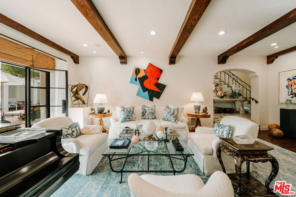 Properties 4 365 Comstock Avenue
