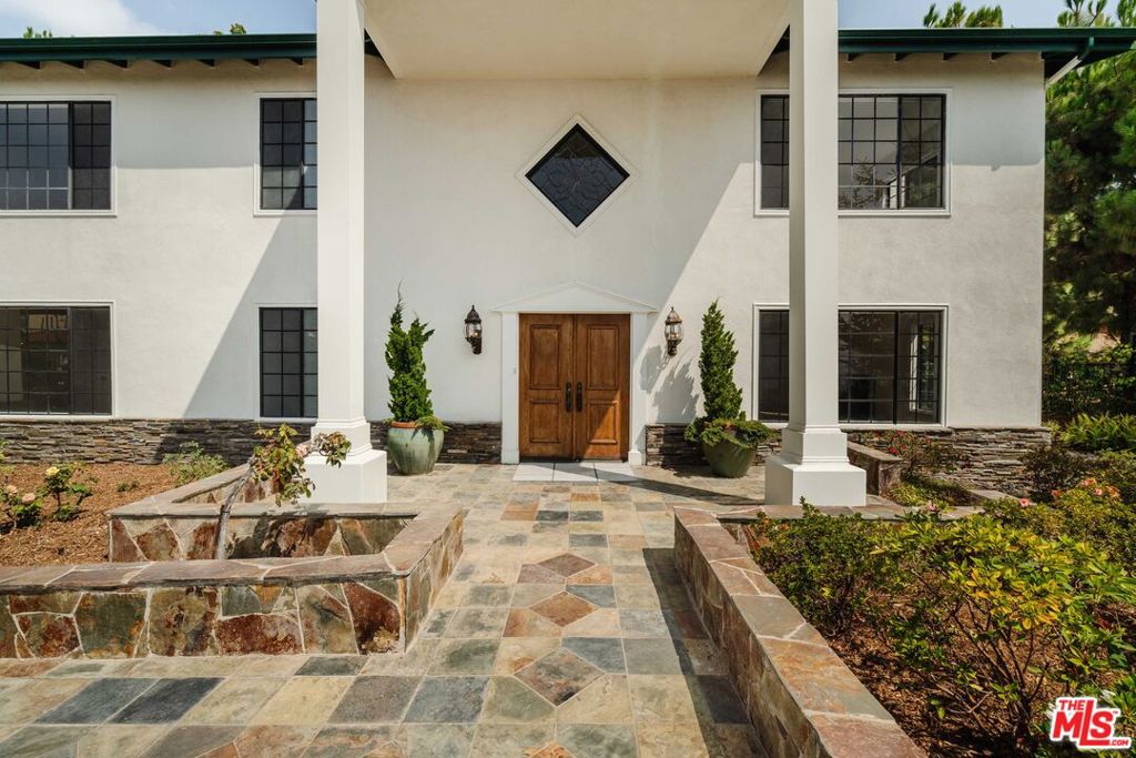 18041 Blue Sail Drive