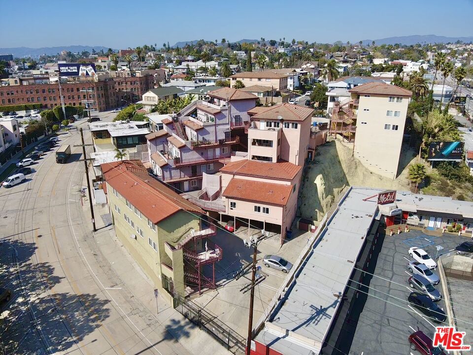 Properties 3 1111 Sunvue Place
