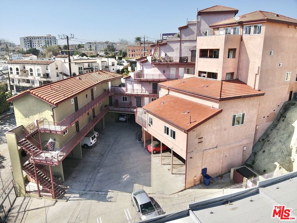 Properties 1 1111 Sunvue Place