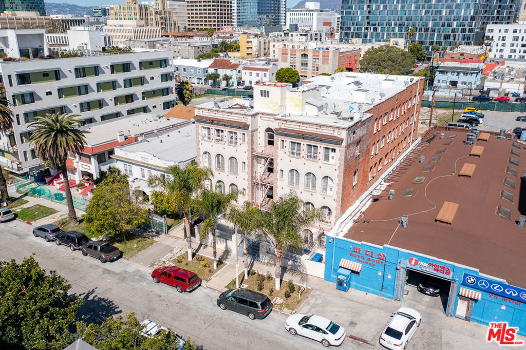 Properties 2 2819 Leeward Avenue