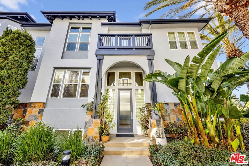 Properties 1 5700 Seawalk Drive 8