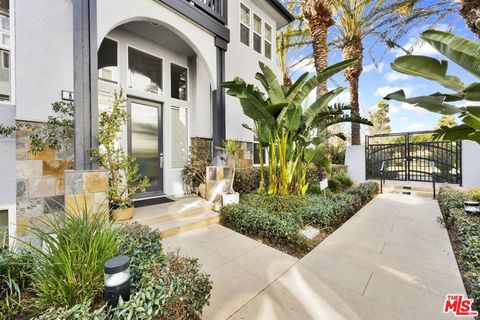 5700 Seawalk Drive 8 Los Angeles CA 90094
