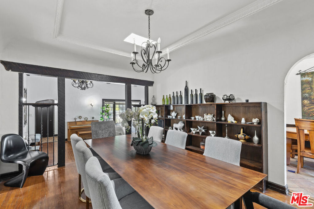 Properties 4 11146 Huston Street