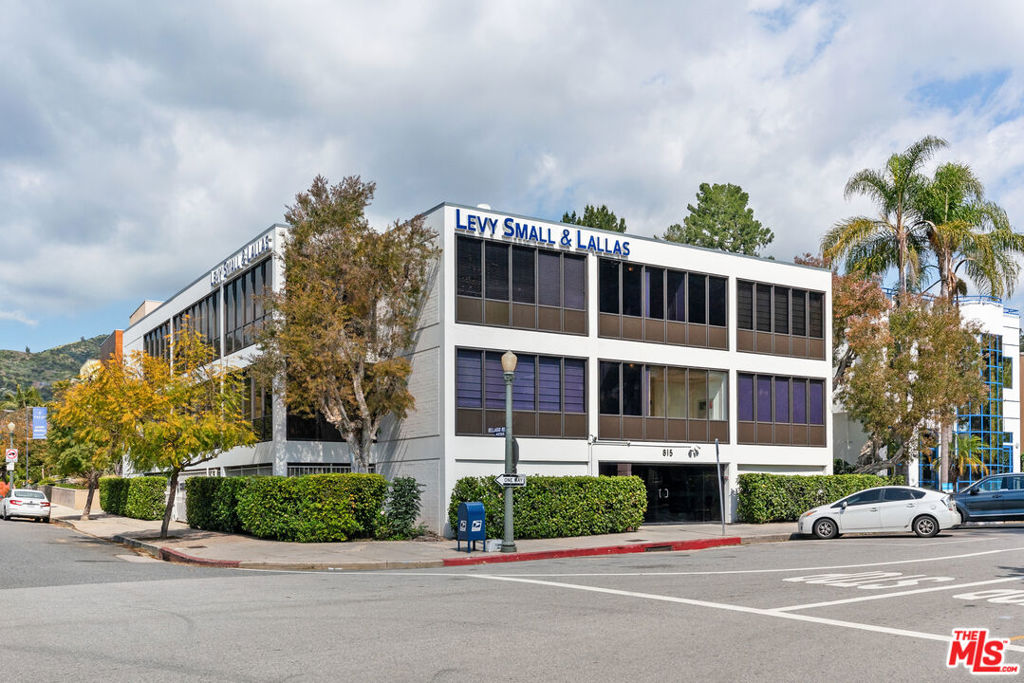 Properties 3 815 Moraga Drive