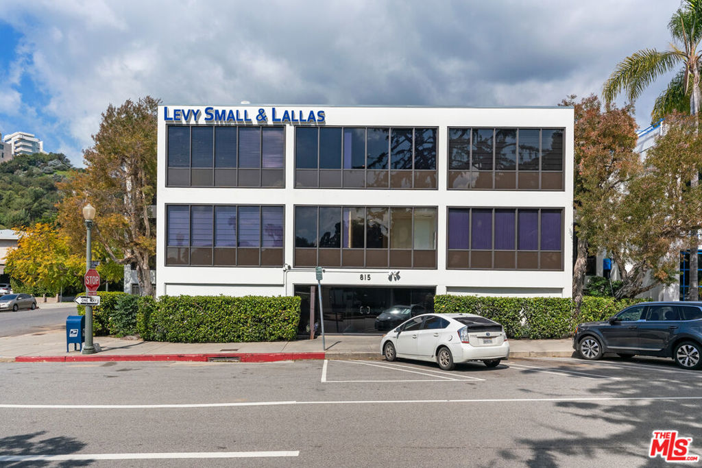 Properties 4 815 Moraga Drive