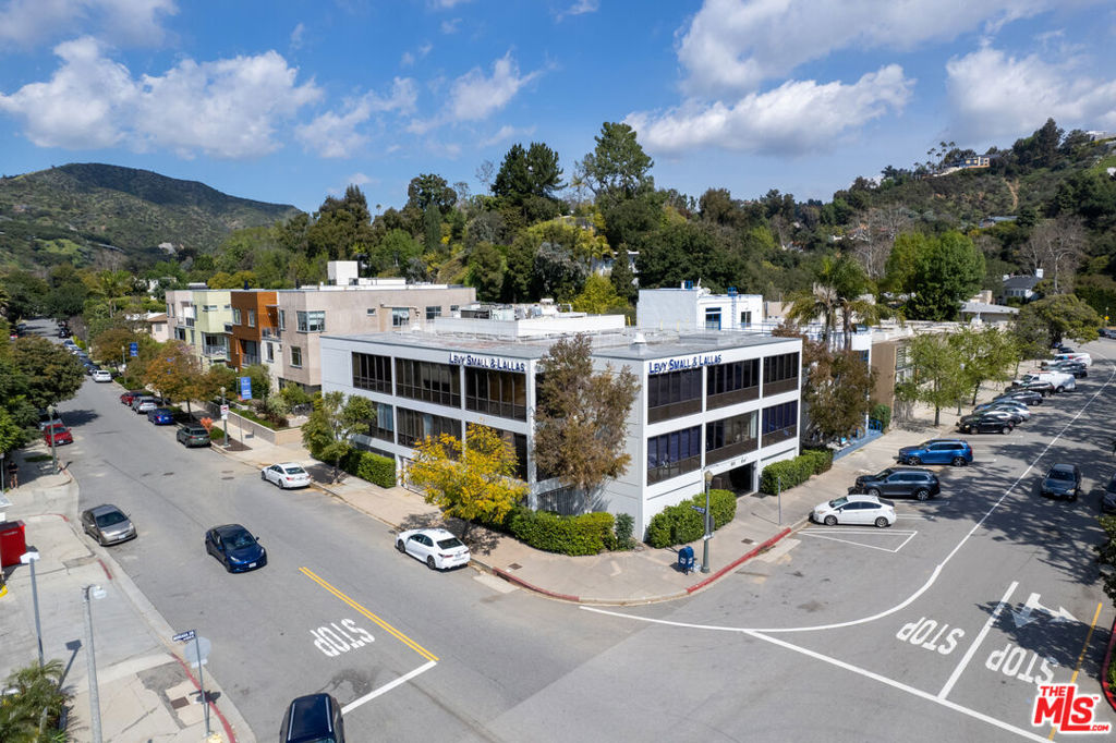 Properties 1 815 Moraga Drive