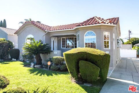 A home in Inglewood