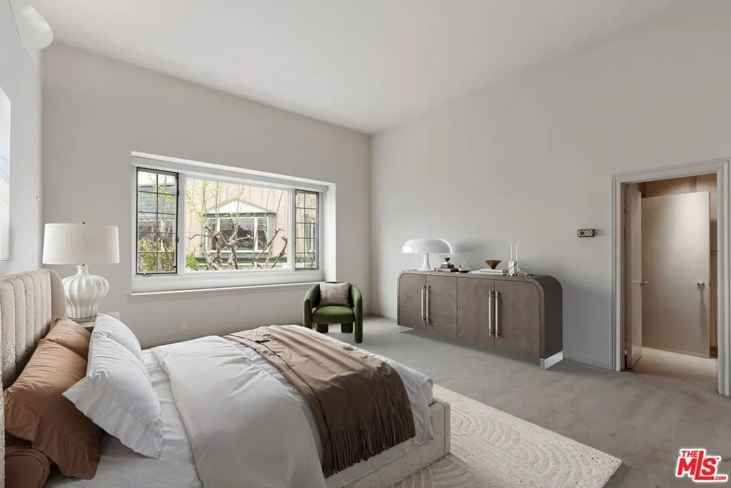 Los Angeles, California 90067, United States, 2 Bedrooms Bedrooms, ,4 BathroomsBathrooms,Residential,Active,96631