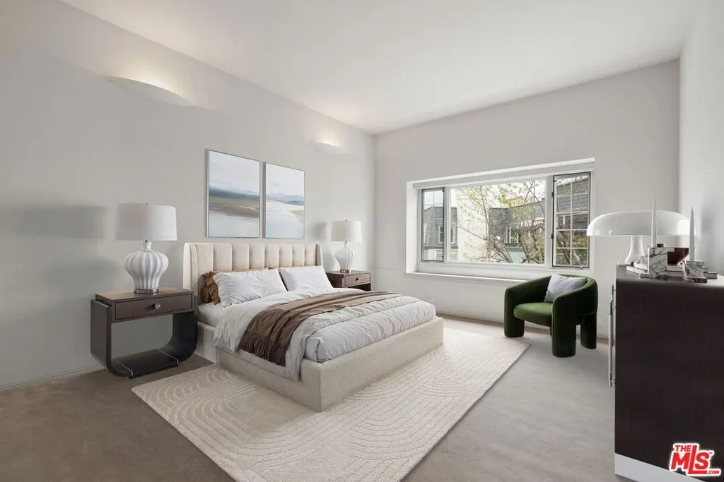 Los Angeles, California 90067, United States, 2 Bedrooms Bedrooms, ,4 BathroomsBathrooms,Residential,Active,96631