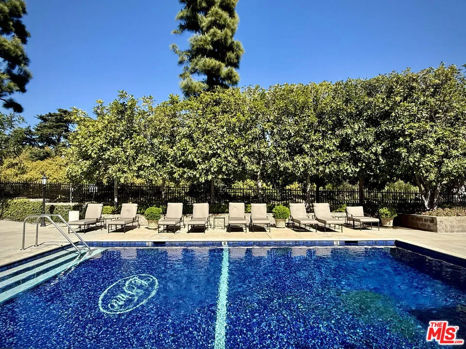 Los Angeles, California 90067, United States, 2 Bedrooms Bedrooms, ,4 BathroomsBathrooms,Residential,Active,96631