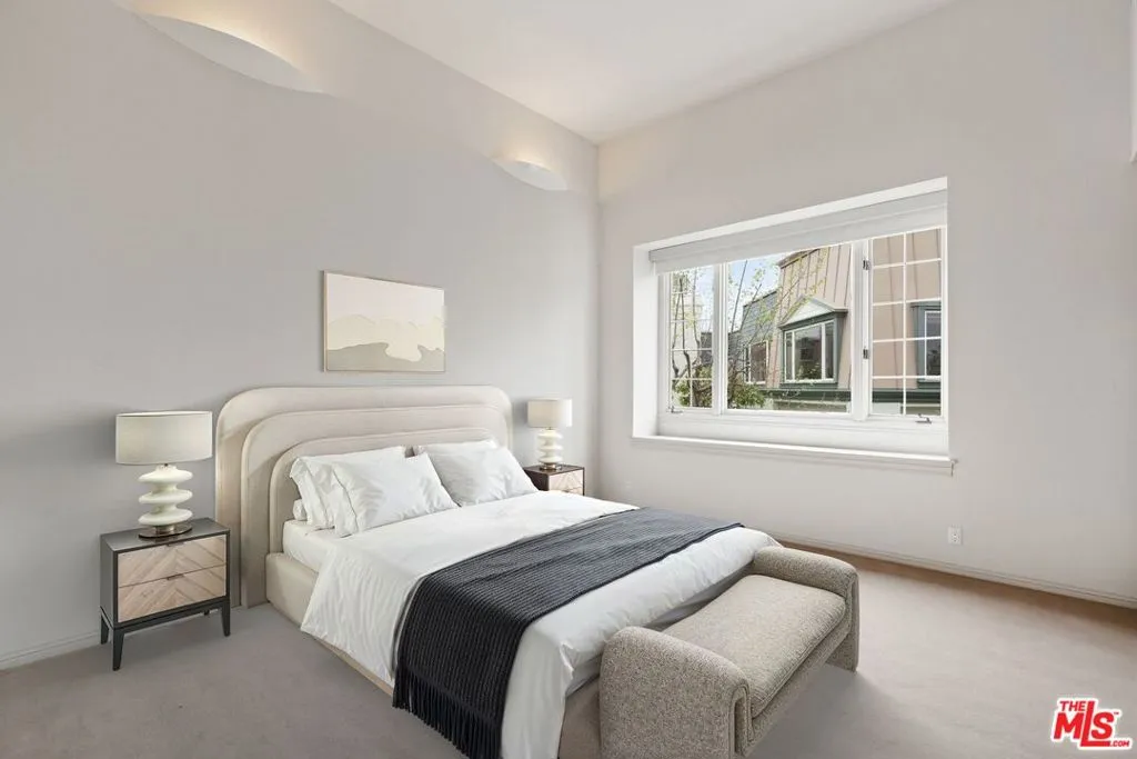 Los Angeles, California 90067, United States, 2 Bedrooms Bedrooms, ,4 BathroomsBathrooms,Residential,Active,96631