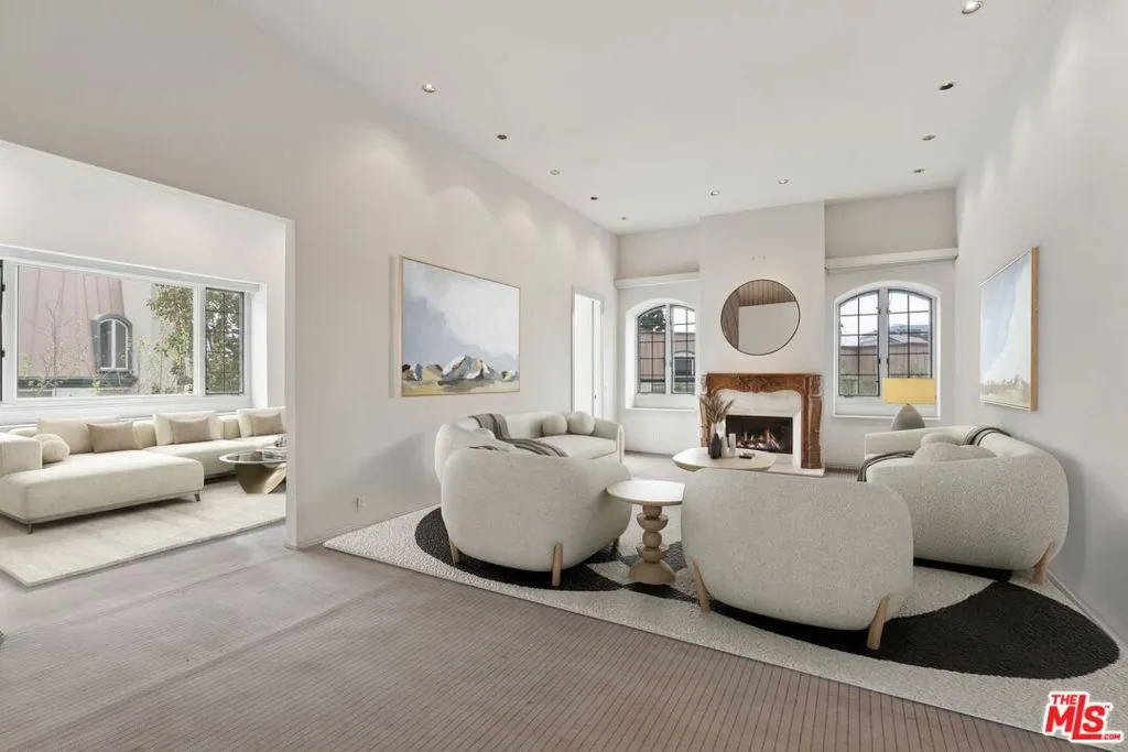 Los Angeles, California 90067, United States, 2 Bedrooms Bedrooms, ,4 BathroomsBathrooms,Residential,Active,96631