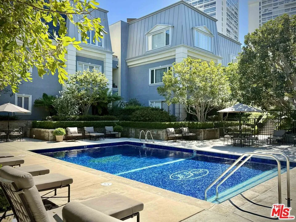 Los Angeles, California 90067, United States, 2 Bedrooms Bedrooms, ,4 BathroomsBathrooms,Residential,Active,96631