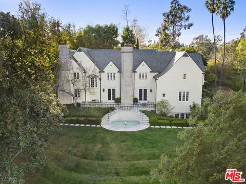 10301 Strathmore Drive Los Angeles CA 90024