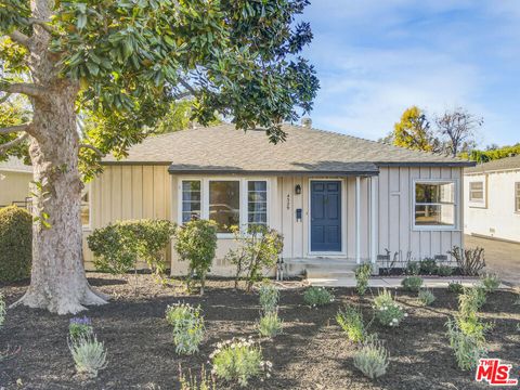 A home in Studio City