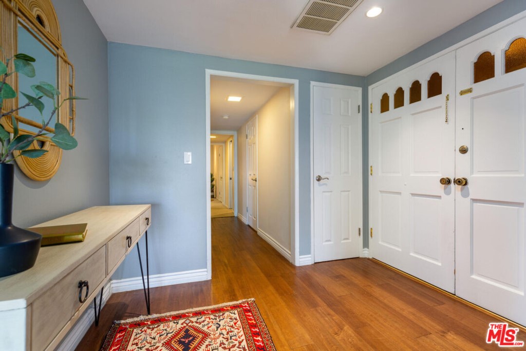 822 S Windsor Boulevard 202