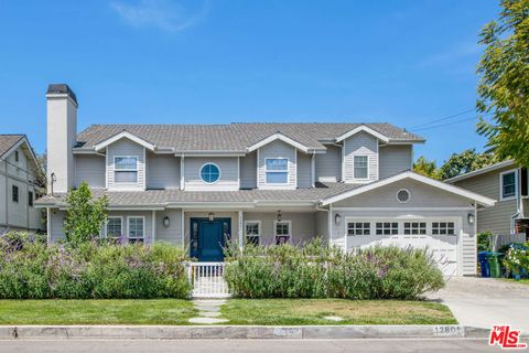 A home in Studio City