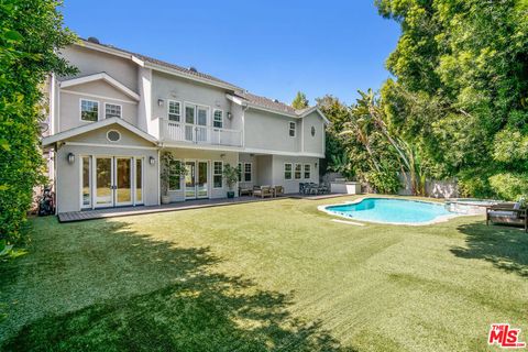 A home in Studio City